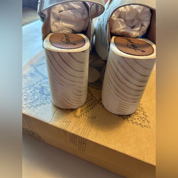 Free People Belem's Clogs White Size 40 New in Box - Picture 4 of 9